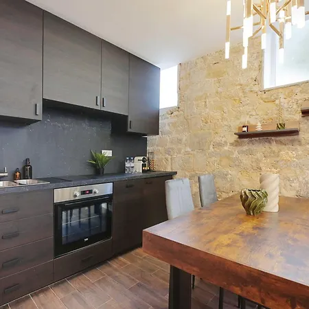Charming Apartment- 2bdr-8p - Port Royal Apartament Paryż